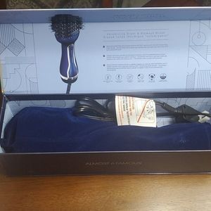 SWEPT AWAY 2-IN-1 VOLUMIZING DRYER